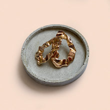 Load image into Gallery viewer, large circular trinket dish