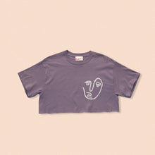 Load image into Gallery viewer, lilac short sleeve crop t-shirt with the face print in white
