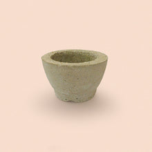 Load image into Gallery viewer, medium concrete plant pot
