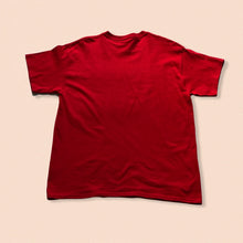 Load image into Gallery viewer, red short sleeve t-shirt with the face print in pink
