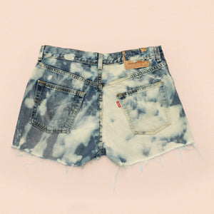 bleached fray Levi's shorts W31" L2.5"