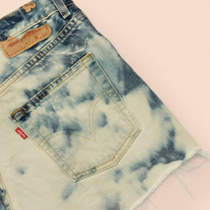 bleached fray Levi's shorts W31" L2.5"