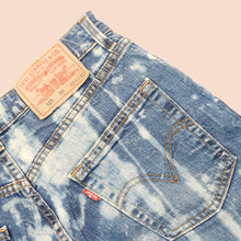 Load image into Gallery viewer, bleached Levi&#39;s long shorts W31&quot; L11&quot;
